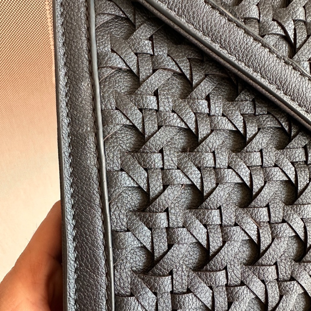Woven Vegan Leather Envelope Crossbody Bag Blue Gold Chain Evening Purse - Picture 6 of 9